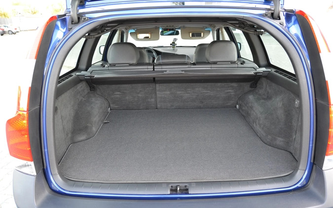 Volvo XC 70 cena 33900 przebieg: 286602, rok produkcji 2005 z Płock małe 466